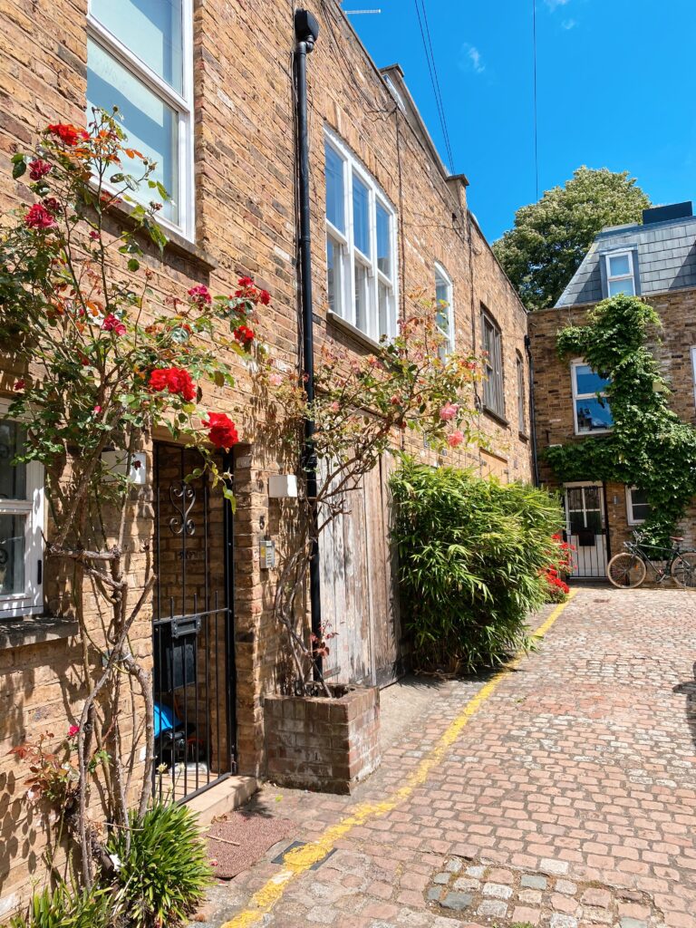 Dunsworth Mews - A Pictorial Walking Tour of London's Notting Hill - LifeWithBugo