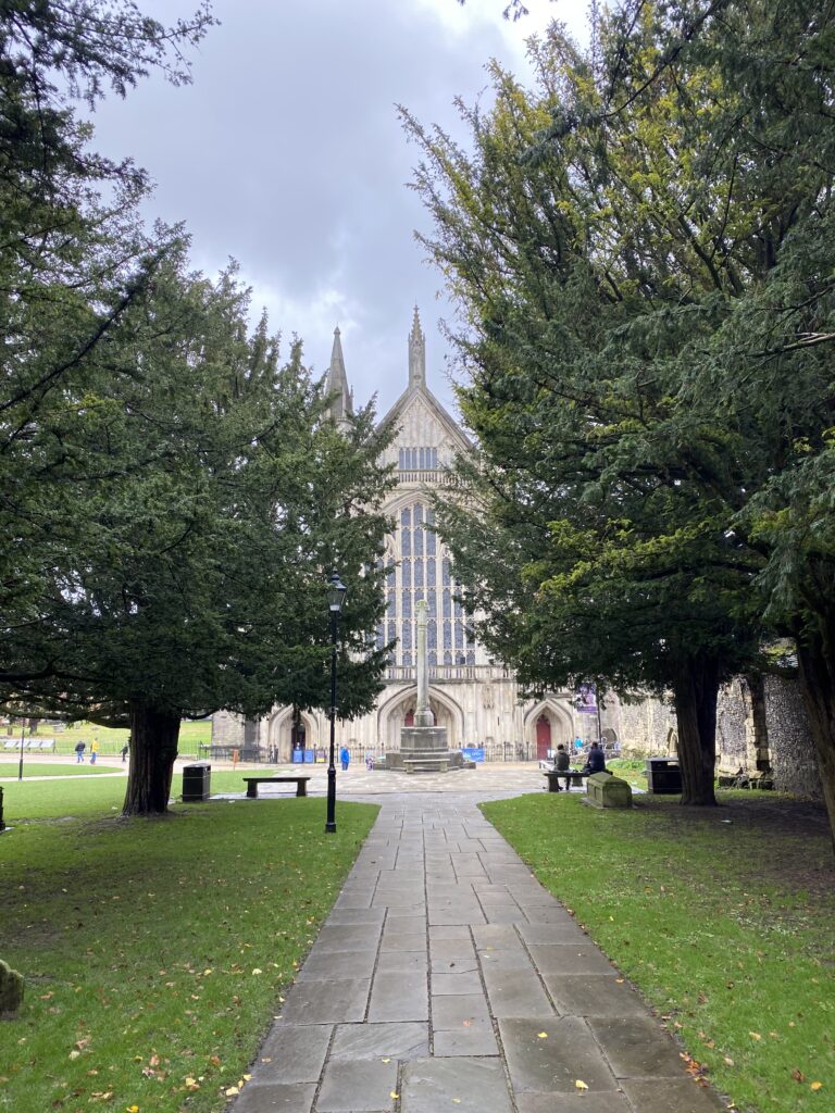 Winchester Cathedral walk - LifewithBugo