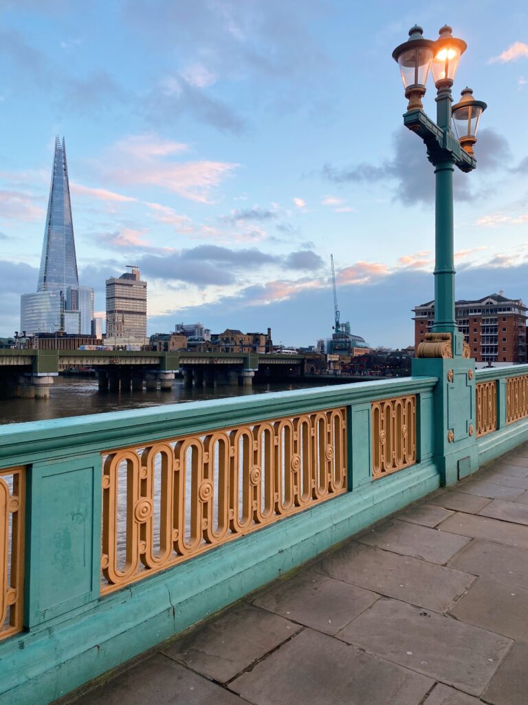 5 Pretty London Bridges - Southwark Bridge - Lifewithbugo