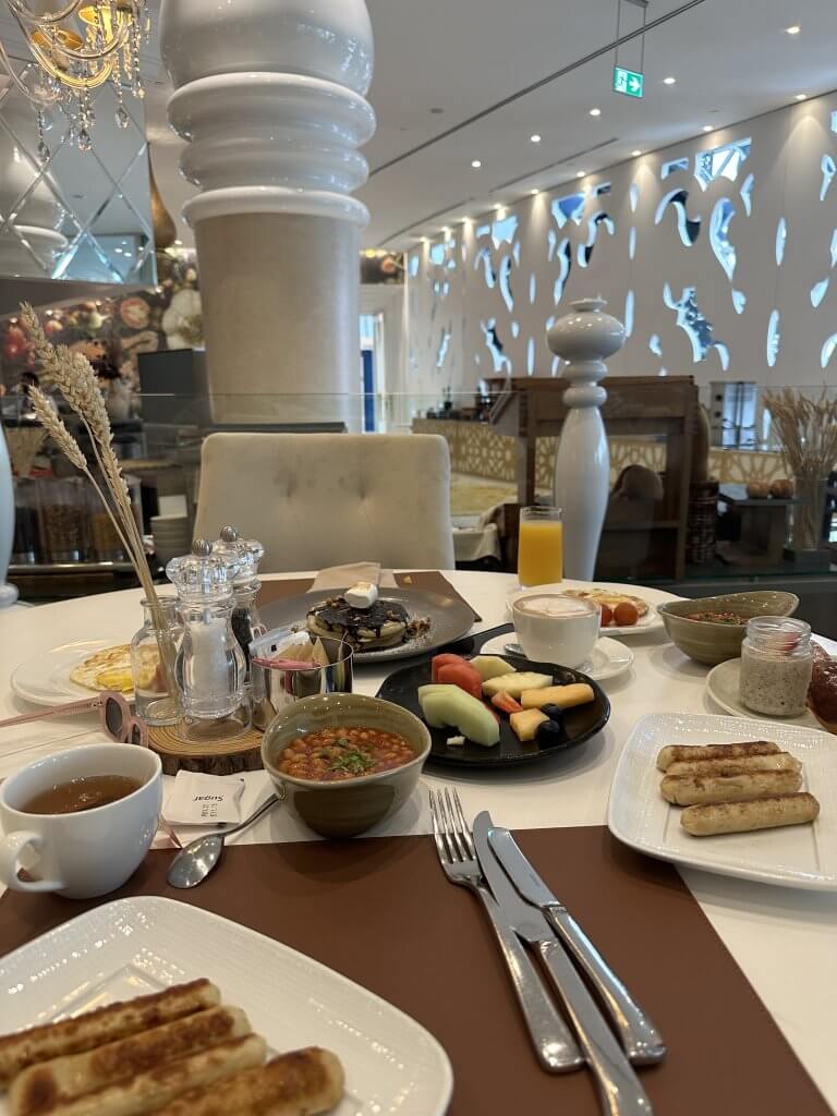 Breakfast room at Mondrian Doha