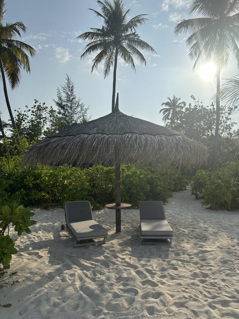BEACH VILLA ENTRANCE TO FUSHIFARU, Maldives Travel Guide - lifewithbugo.com