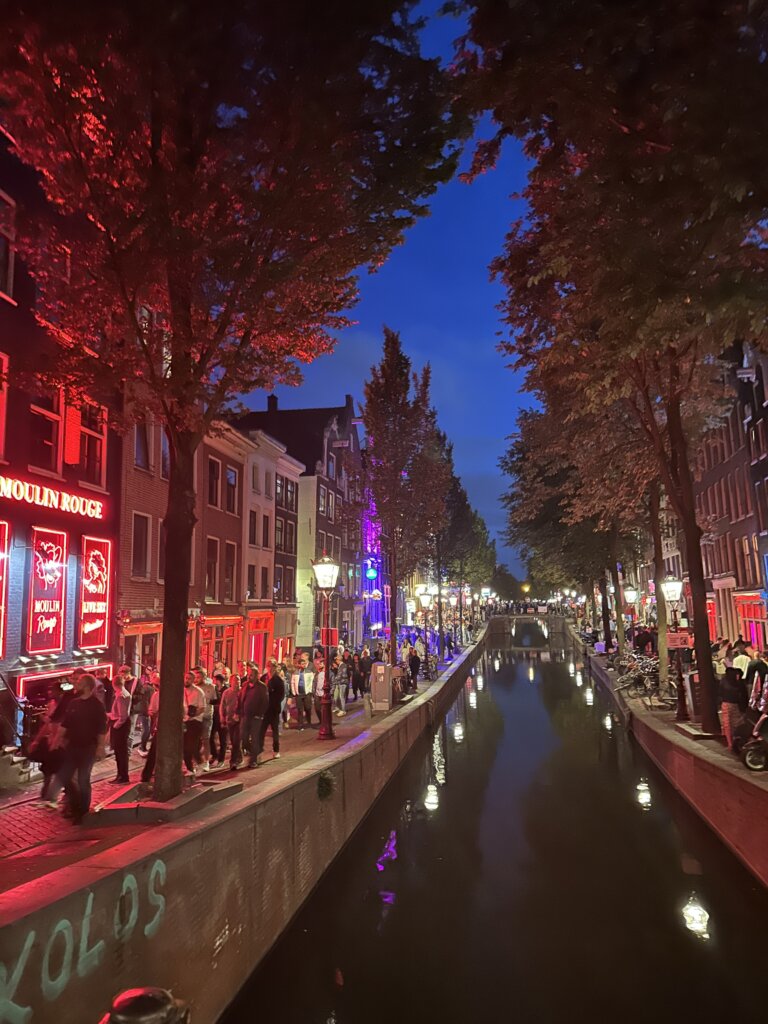 Red Light District, Amsterdam - Romantic Travel Guide to Amsterdam 6