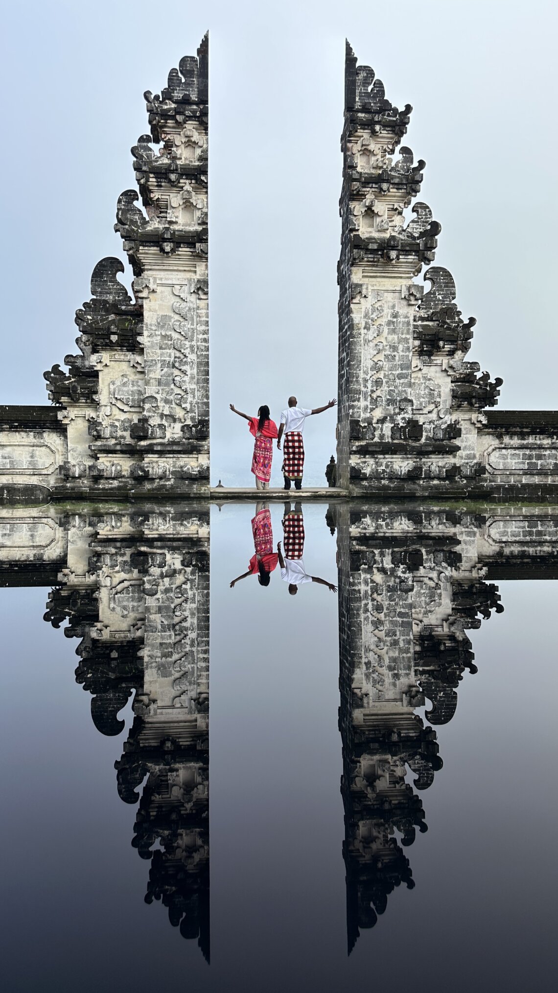 Guide to Visiting Lempuyang Temple, Bali - Couple Pose