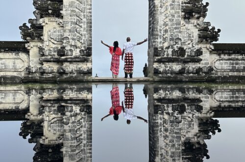 Guide to Visiting Lempuyang Temple, Bali - Couple Pose