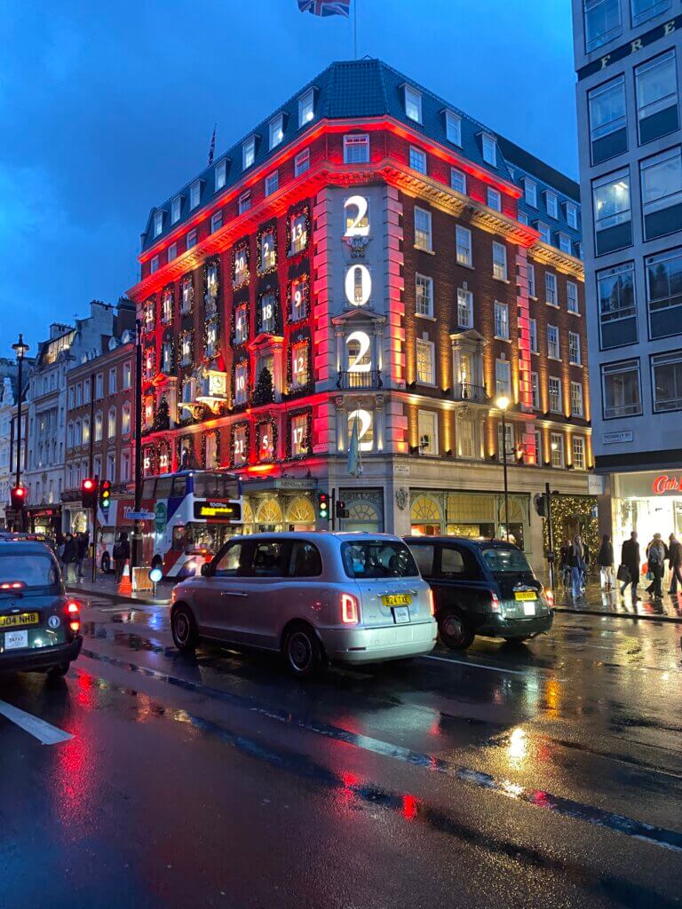 The most beautiful Christmas decorations in London - 2022